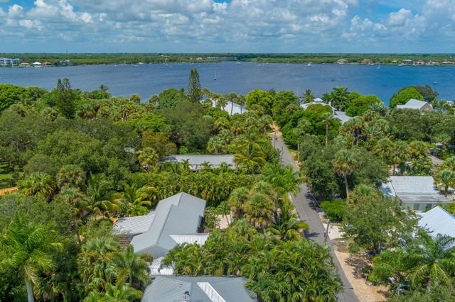 547 SW Riverview Street, Stuart, FL 34994