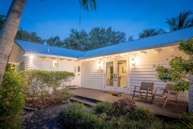 547 SW Riverview Street, Stuart, FL 34994