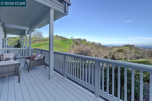 2816 Saklan Indian Dr, Walnut Creek, CA 94595