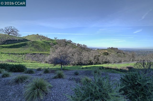 2816 Saklan Indian Dr, Walnut Creek, CA 94595