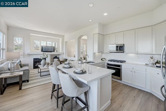 2816 Saklan Indian Dr, Walnut Creek, CA 94595