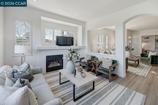 2816 Saklan Indian Dr, Walnut Creek, CA 94595