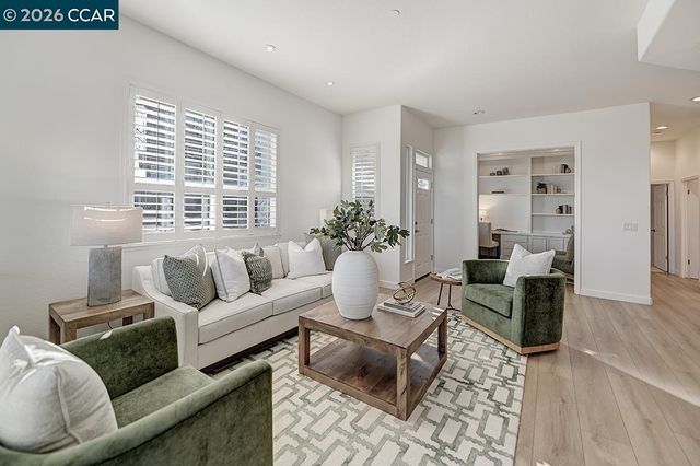 2816 Saklan Indian Dr, Walnut Creek, CA 94595