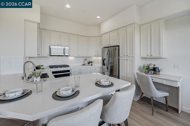 2816 Saklan Indian Dr, Walnut Creek, CA 94595