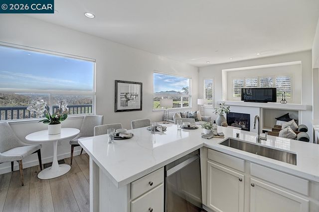 2816 Saklan Indian Dr, Walnut Creek, CA 94595