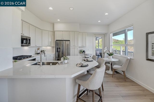 2816 Saklan Indian Dr, Walnut Creek, CA 94595