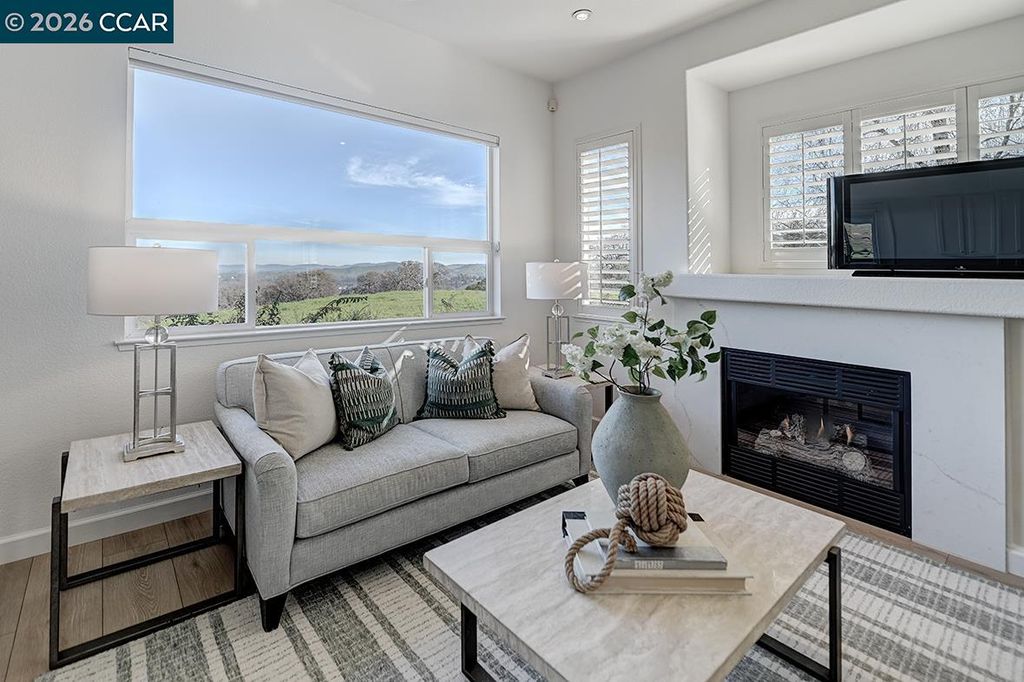 2816 Saklan Indian Dr, Walnut Creek, CA 94595