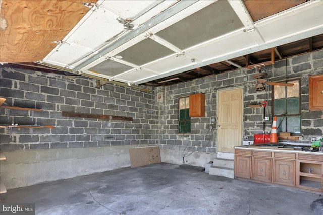 29 ARLINGTON ST, Reading, PA 19611