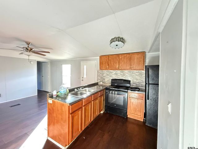 5333 Skyline Dr, Chandler, TX 75758