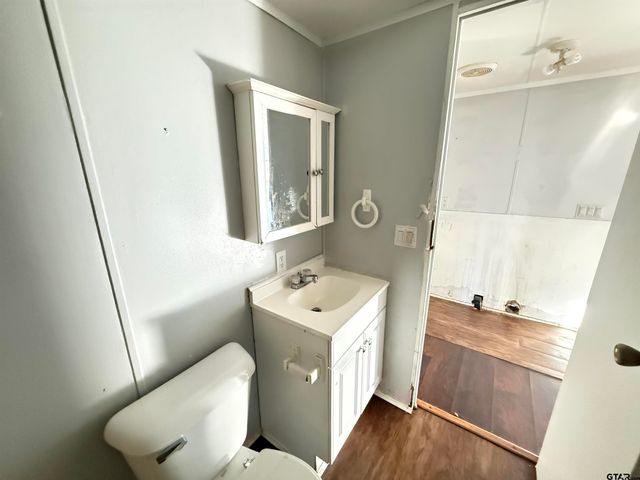 5333 Skyline Dr, Chandler, TX 75758