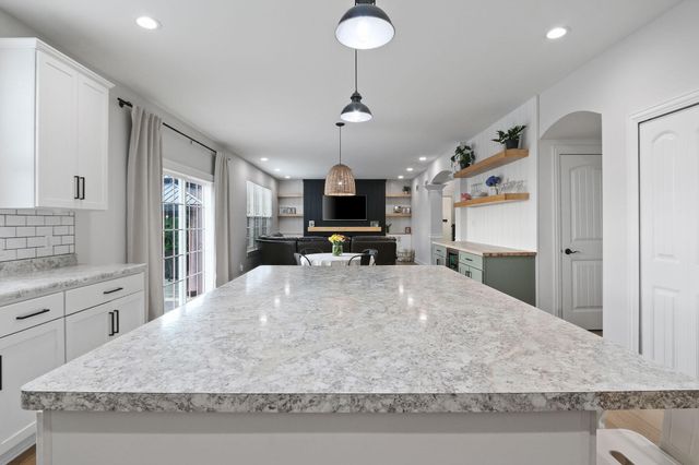 10148 Sentry Drive, St. John, IN 46373