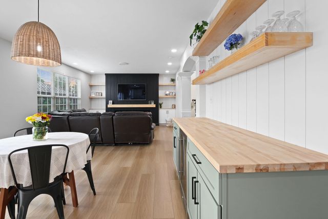 10148 Sentry Drive, St. John, IN 46373