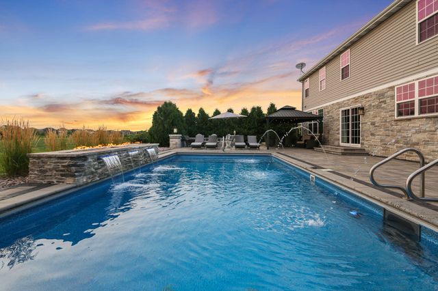 10148 Sentry Drive, St. John, IN 46373