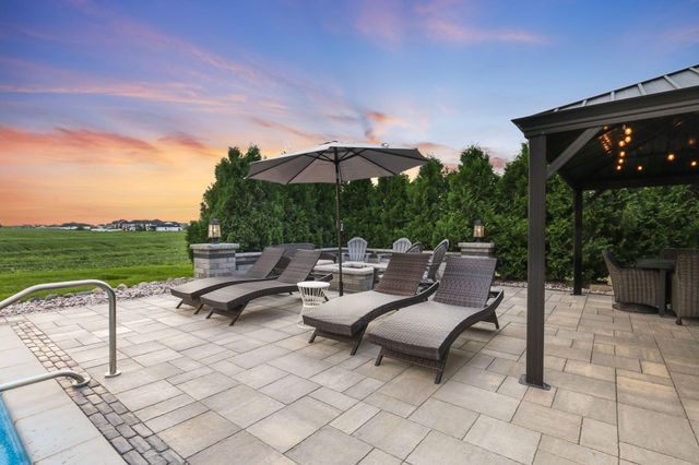 10148 Sentry Drive, St. John, IN 46373