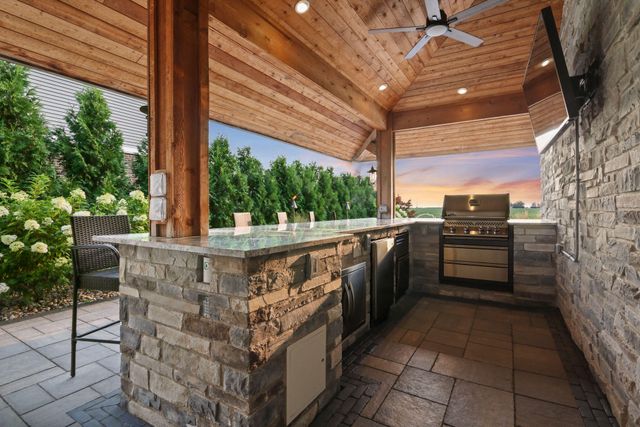 10148 Sentry Drive, St. John, IN 46373