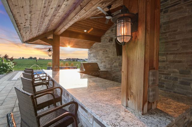 10148 Sentry Drive, St. John, IN 46373