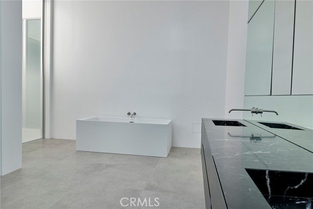 838 N Kings Road PH4, West Hollywood, CA 90069