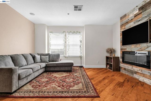 6003 Old Quarry Loop, Oakland, CA 94605