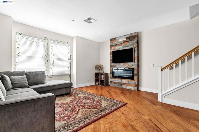 6003 Old Quarry Loop, Oakland, CA 94605