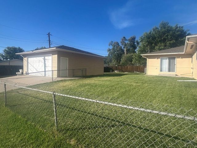 45 Louis Nelson Rd, Pueblo, CO 81001