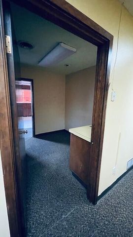 1776 Washburn Way, Klamath Falls, OR 97603