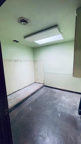 1776 Washburn Way, Klamath Falls, OR 97603