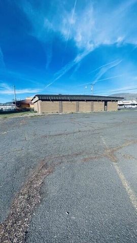 1776 Washburn Way, Klamath Falls, OR 97603