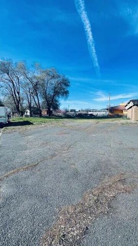 1776 Washburn Way, Klamath Falls, OR 97603