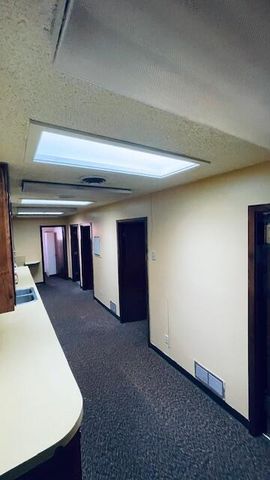 1776 Washburn Way, Klamath Falls, OR 97603