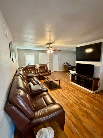 3011 32nd Street, Lubbock, TX 79410