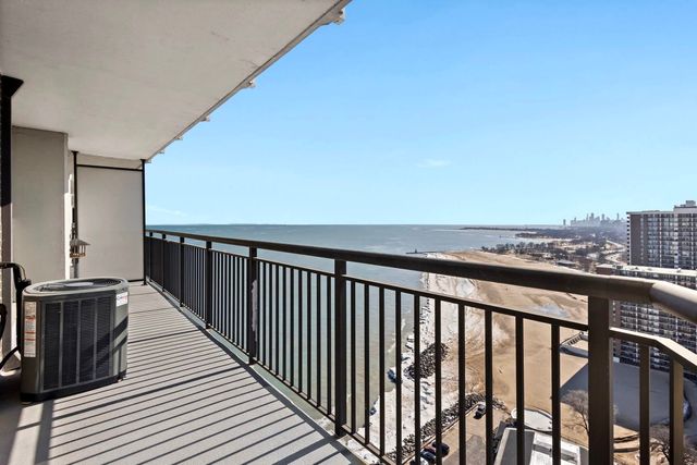 6007 N Sheridan Road 23G, Chicago, IL 60660