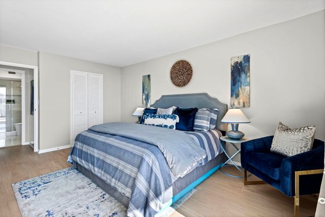 6007 N Sheridan Road 23G, Chicago, IL 60660