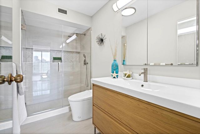 6007 N Sheridan Road 23G, Chicago, IL 60660