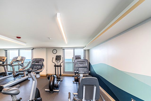 6007 N Sheridan Road 23G, Chicago, IL 60660