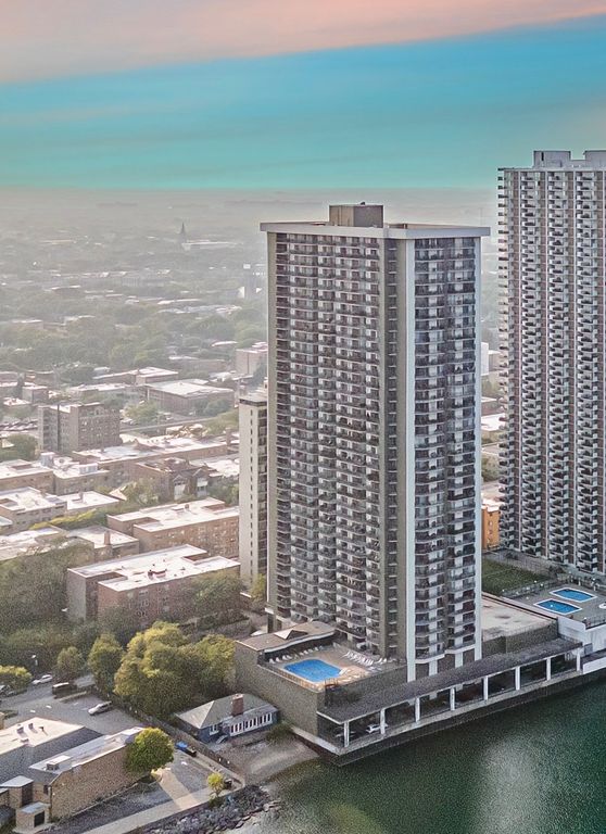 6007 N Sheridan Road 23G, Chicago, IL 60660