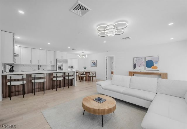 4625 Forest Glen DR, North Fort Myers, FL 33903