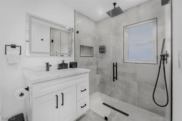 4625 Forest Glen DR, North Fort Myers, FL 33903