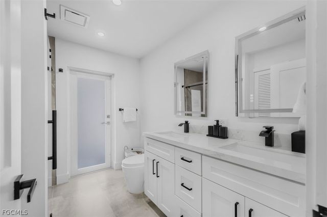 4625 Forest Glen DR, North Fort Myers, FL 33903