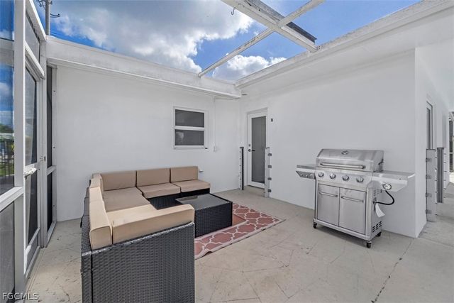 4625 Forest Glen DR, North Fort Myers, FL 33903