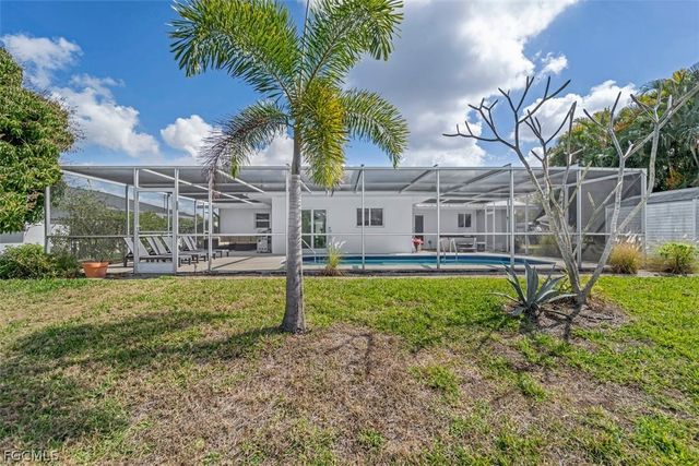 4625 Forest Glen DR, North Fort Myers, FL 33903