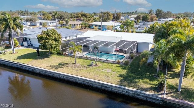 4625 Forest Glen DR, North Fort Myers, FL 33903