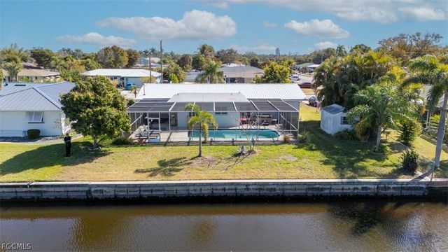 4625 Forest Glen DR, North Fort Myers, FL 33903