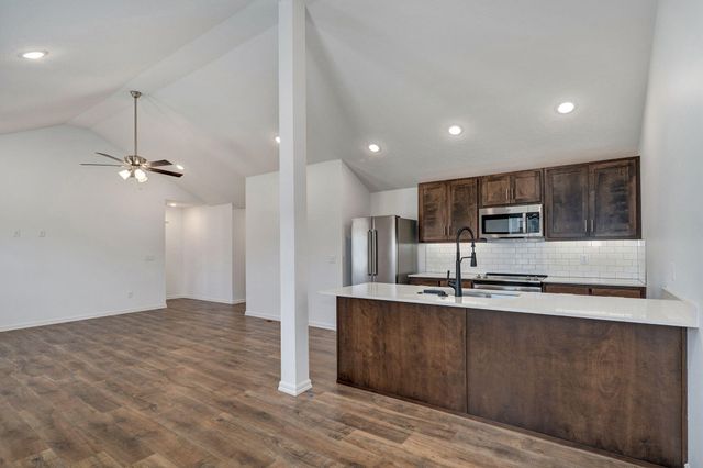 867 S Irontree Court, Nixa, MO 65714