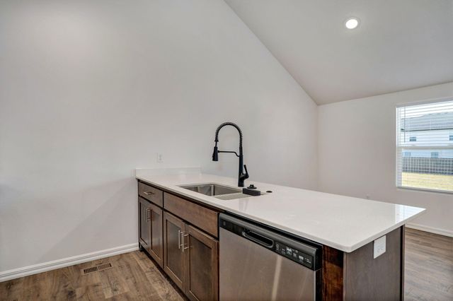 867 S Irontree Court, Nixa, MO 65714