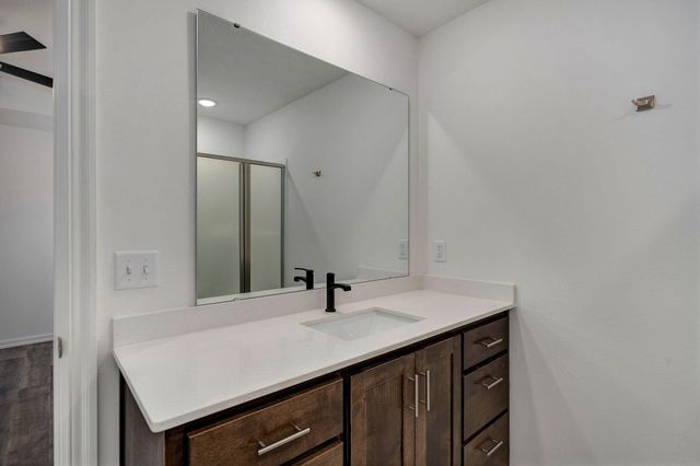 867 S Irontree Court, Nixa, MO 65714