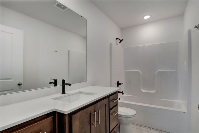 867 S Irontree Court, Nixa, MO 65714