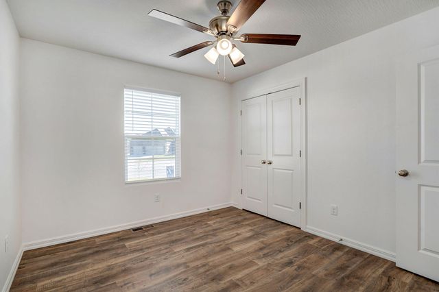 867 S Irontree Court, Nixa, MO 65714