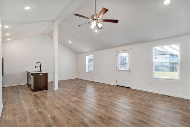 867 S Irontree Court, Nixa, MO 65714