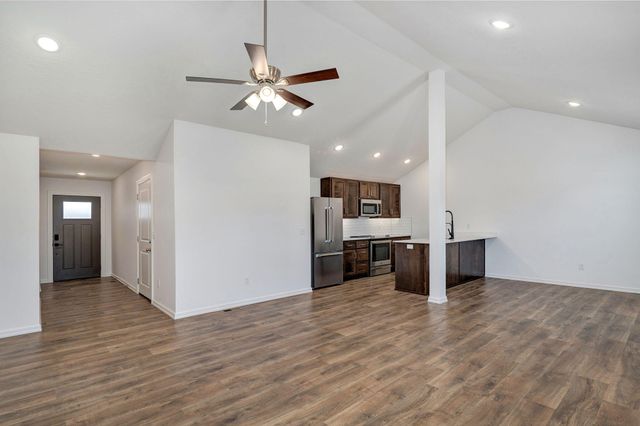 867 S Irontree Court, Nixa, MO 65714