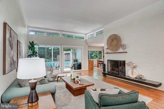 9203 SAINT MARKS PL, Fairfax, VA 22031